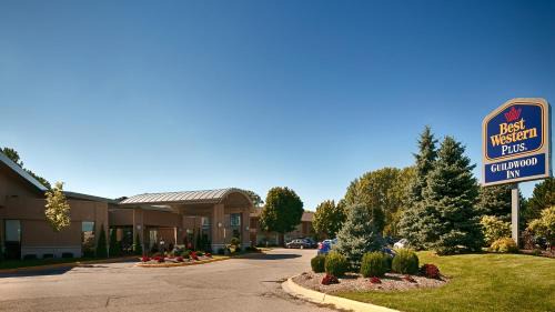 Point Edward Hotel | Cozy Retreat at Best Western Plus Guildwood Inn, 4-Star Stay