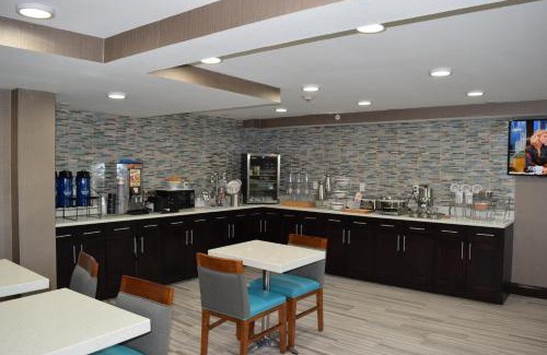 Hardeeville Hotel | Pet-Friendly Stay at Best Western Plus Hardeeville Inn