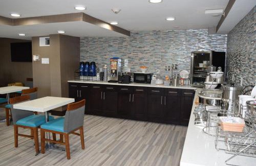 Hardeeville Hotel | Pet-Friendly Stay at Best Western Plus Hardeeville Inn