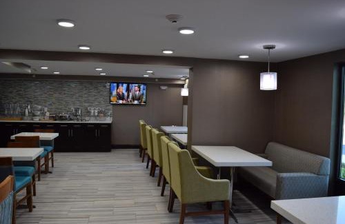 Hardeeville Hotel | Pet-Friendly Stay at Best Western Plus Hardeeville Inn