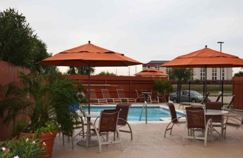 Southeast Houston Hotel | Comfortable Stay at Best Western PLUS Hobby Airport Inn