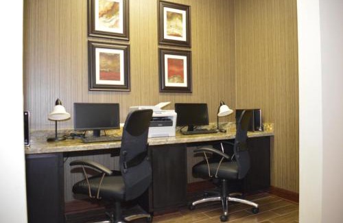 Southeast Houston Hotel | Comfortable Stay at Best Western PLUS Hobby Airport Inn