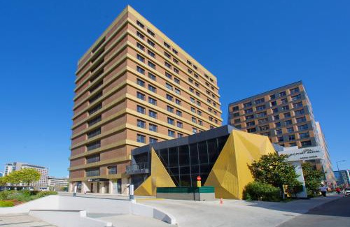 Kucukcekmece Hotel | Relax at Port Royal Hotel and Residence with Oceanfront Views