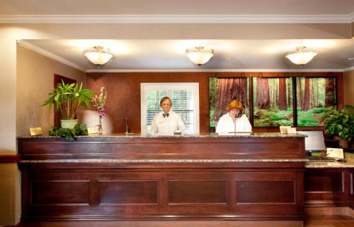 Garberville Hotel | Pet-Friendly Retreat at Best Western Plus Humboldt House Inn