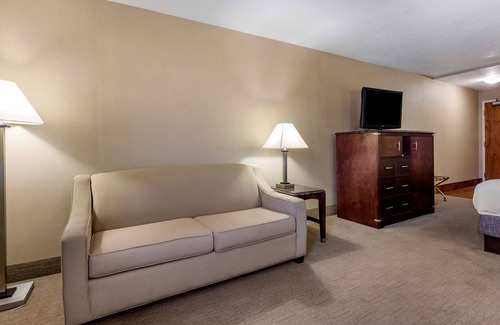 Lexington Hotel | Comfortable Stay at Best Western Plus Inn with Pool & Spa