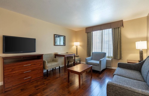 Palmdale Hotel | Discover Comfort at Best Western Plus John Jay Inn & Suites