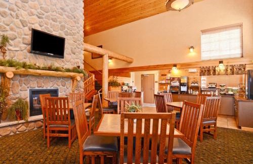 Fargo Hotel | Stay at Best Western Plus Kelly Inn: Pet-Friendly Comfort