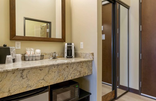 Lacey Hotel | Top-Rated Best Western Plus Lacey Inn & Suites Awaits You