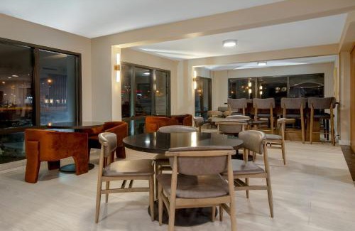 Secaucus Hotel | Pet-Friendly Getaway at Best Western Plus Meadowlands