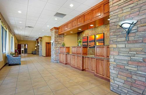 Kearney Hotel | Charming Stay at Best Western Plus Mid Nebraska Inn & Suites