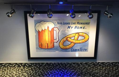 West Milwaukee Hotel | Inviting Best Western Plus Milwaukee West with Pool & Ocean View