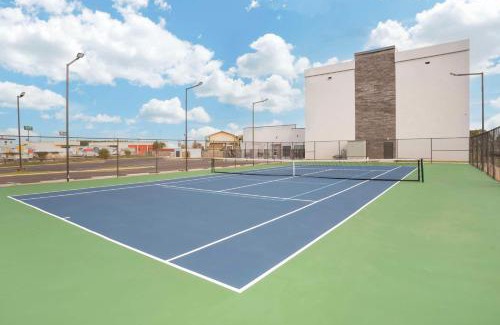 Mobile Hotel | Guest Rated: Best Western Plus Mobile Inn and Suites
