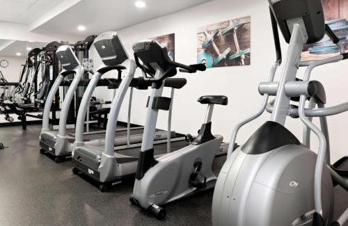 Morden Hotel | Guest Rated: Best Western Plus Morden with Pool & Breakfast