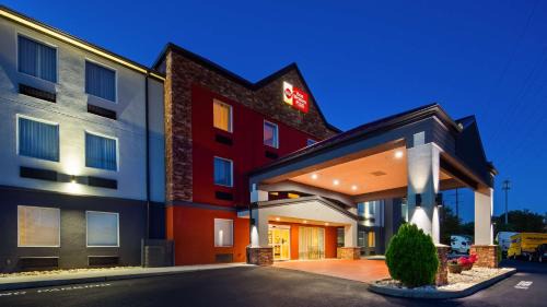 New Cumberland Hotel | Pet-Friendly Comfort at Best Western Plus New Cumberland