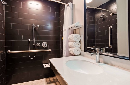 Barstow Hotel | Premier Stay at Best Western Plus New Barstow Inn & Suites