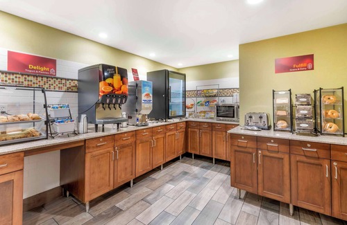 New Ulm Hotel | Guest Favorite: Best Western Plus New Ulm with Pool & Spa