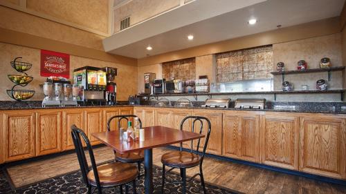 Yukon Hotel | Top-Rated Best Western Plus Oklahoma City Yukon with Pool