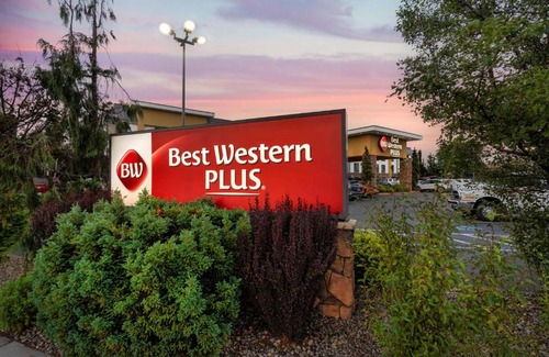 Altamont Hotel | Cozy Oceanfront Retreat at Best Western Plus Olympic Inn