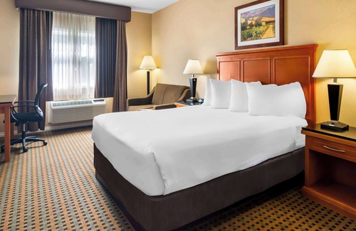 Okanagan-Similkameen Hotel | Discover Best Western Plus Osoyoos with Spa and Pool Access