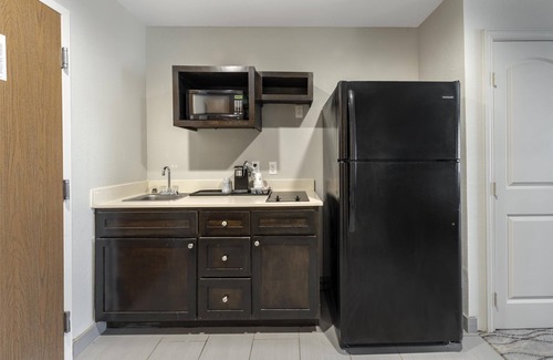 Pauls Valley Hotel | Discover Best Western Plus Pauls Valley: Family-Friendly Stay