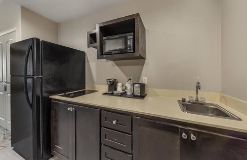 Pauls Valley Hotel | Discover Best Western Plus Pauls Valley: Family-Friendly Stay