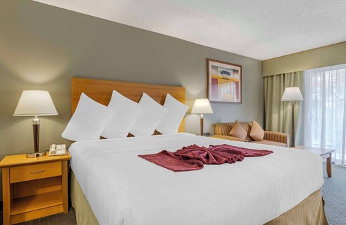 Palm Desert Hotel | Exceptional Stay at Best Western Plus Palm Desert Resort