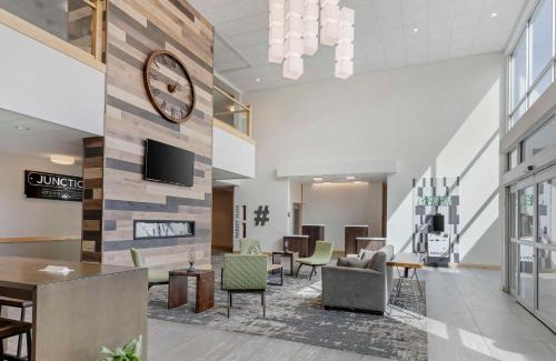 Nampa Hotel | Experience Comfort at Best Western Plus Peppertree Nampa