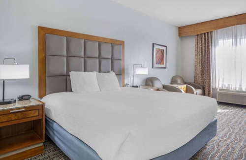 Omak Hotel | Comfortable Stay at Best Western Plus Peppertree Inn Omak