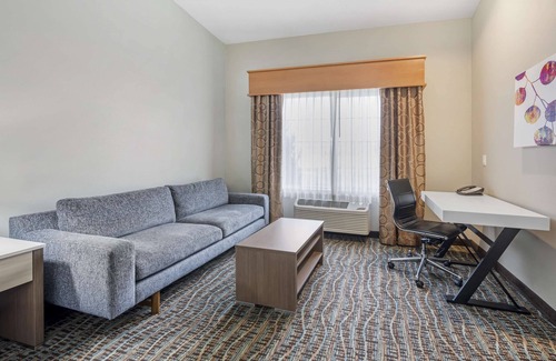 Omak Hotel | Comfortable Stay at Best Western Plus Peppertree Inn Omak