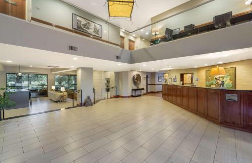 Kent Hotel | Top-Rated Best Western Plus Plaza by the Green Awaits You