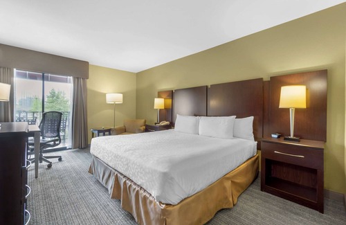 Kent Hotel | Top-Rated Stay at Best Western Plus Plaza by the Green