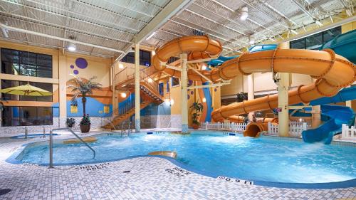 Calgary Hotel | Discover Best Western PLUS Port O'Call Hotel & Pool Retreat