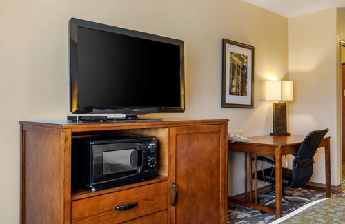 Clarendon Hotel | Discover Comfort at Best Western Plus Red River Inn