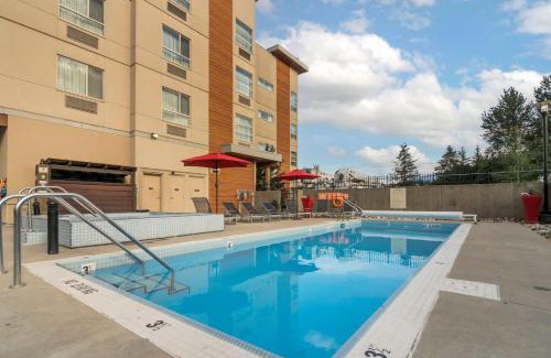 Revelstoke Hotel | Pet-Friendly Getaway at Best Western Plus Revelstoke