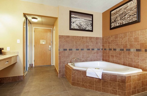 Bryce Canyon Hotel | Relax at Best Western Plus Ruby's Inn with Spa & Pool