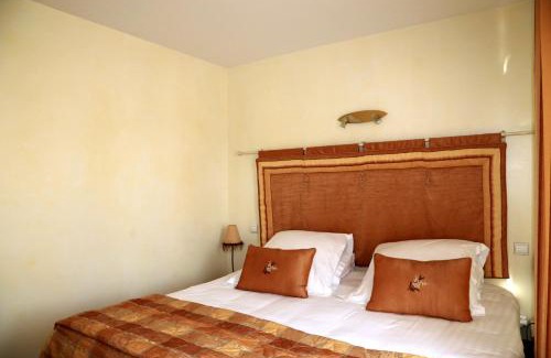 Sanary-sur-Mer Hotel | Discover Soleil et Jardin: Pet-Friendly Oceanfront Retreat
