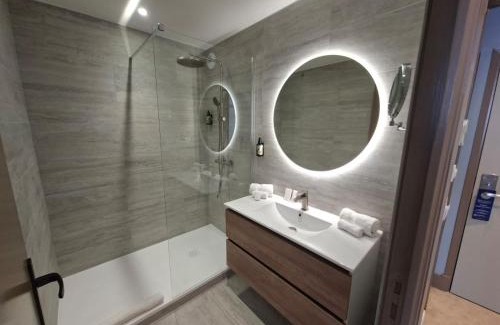 Sanary-sur-Mer Hotel | Discover Soleil et Jardin: Pet-Friendly Oceanfront Retreat