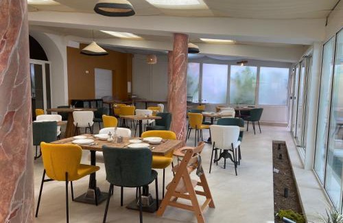 Sanary-sur-Mer Hotel | Discover Soleil et Jardin: Pet-Friendly Oceanfront Retreat