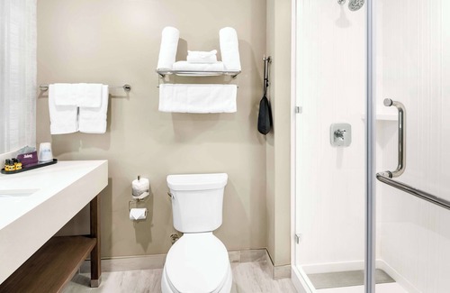 Washington Hotel | Guest Rated 9.6: Best Western Plus Settlers Point Awaits
