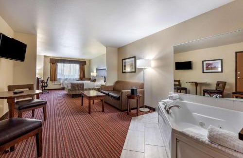 Sparta Hotel | Pet-Friendly Getaway at Best Western PLUS Sparta Trail Lodge