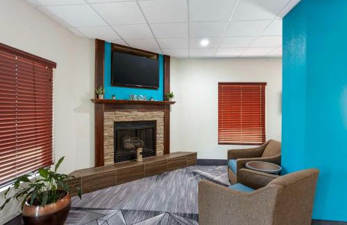 Springfield Hotel | Pet-Friendly Haven at Best Western Plus Springfield Airport Inn