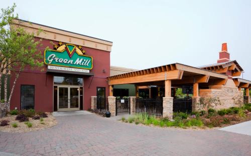 Shoreview Hotel | Discover Best Western Plus St. Paul North with Ocean Views