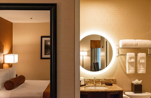 Coronado Hotel | Cozy Best Western Plus Suites on Coronado Island
