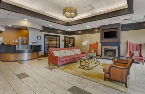 St. Charles Hotel | Pet-Friendly Getaway at Best Western Plus The Charles Hotel