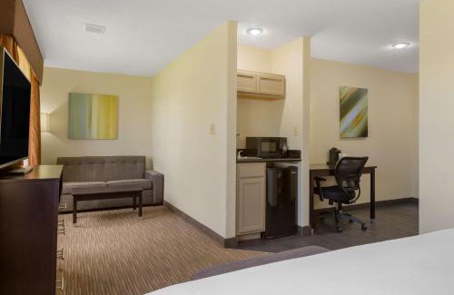 Farmington Hotel | Pet-Friendly Retreat at Best Western Plus the Four Corners Inn