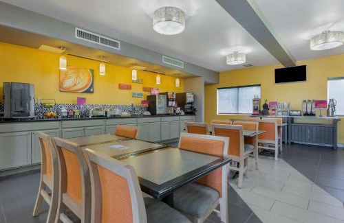 Farmington Hotel | Pet-Friendly Retreat at Best Western Plus the Four Corners Inn