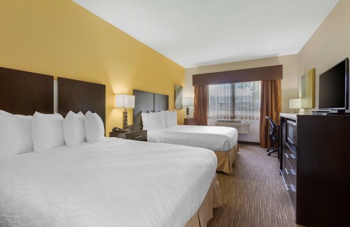 Farmington Hotel | Comfortable Getaway at Best Western Plus The Four Corners Inn