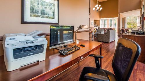 Red Oaks Mill Hotel | Pet-Friendly Comfort at Best Western Plus The Inn & Suites