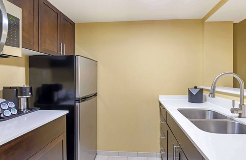 Thornburg Hotel | Top-Rated Best Western Plus Thornburg Inn & Suites Stay