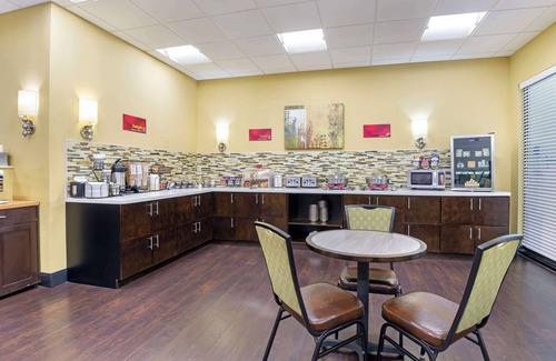 Thornburg Hotel | Top-Rated Best Western Plus Thornburg Inn & Suites Stay